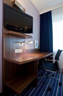 фото отеля Holiday Inn Express Amsterdam-Schiphol