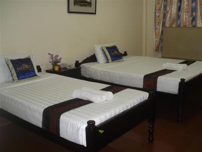 фото отеля Hometown Hotel