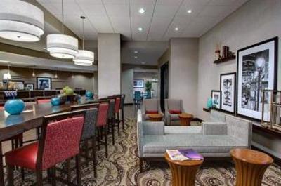 фото отеля Hampton Inn & Suites Downtown Milwaukee Hotel