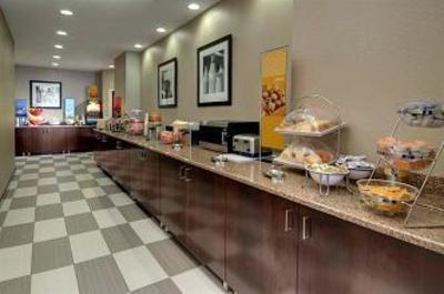 фото отеля Hampton Inn & Suites Downtown Milwaukee Hotel