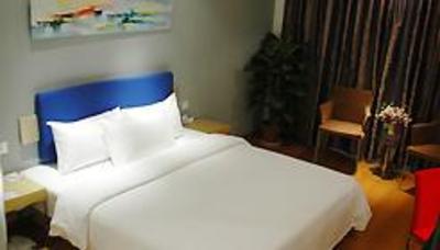 фото отеля Home Inn Topstar Daming Lake North Gate Jinan