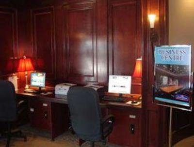 фото отеля Howard Johnson Express Inn and Suites - Brampton