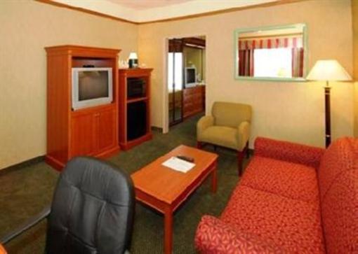 фото отеля Quality Suites John Wayne Airport