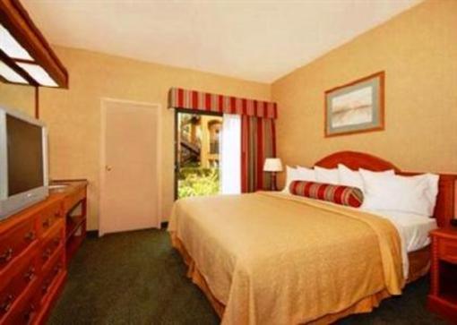 фото отеля Quality Suites John Wayne Airport