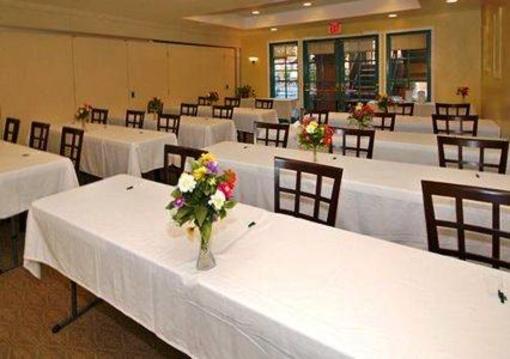 фото отеля Quality Suites John Wayne Airport