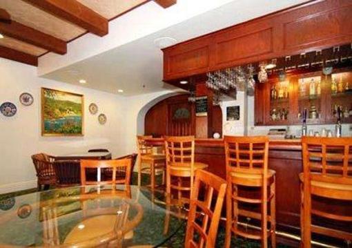 фото отеля Quality Suites John Wayne Airport