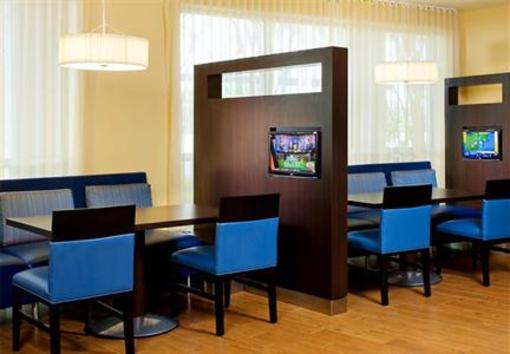 фото отеля Courtyard by Marriott Fort Lauderdale Airport & Cruise Port