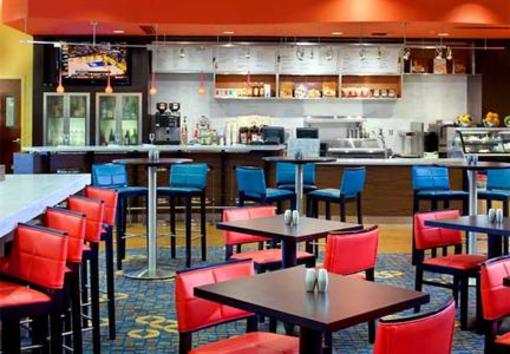 фото отеля Courtyard by Marriott Fort Lauderdale Airport & Cruise Port