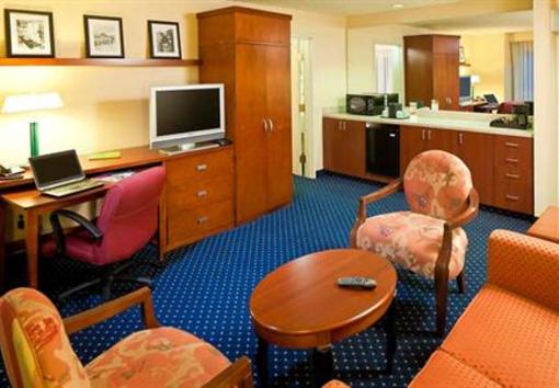 фото отеля Courtyard by Marriott Anchorage Airport
