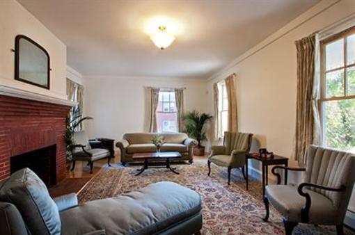 фото отеля Austin Street Inn