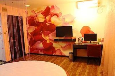 фото отеля Yanji Golden Joy Holiday Inn