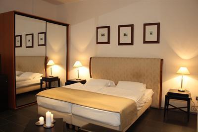 фото отеля Sebestyén Apartmanház-Motel