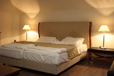 фото отеля Sebestyén Apartmanház-Motel