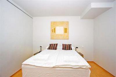 фото отеля Golden Circle Apartments