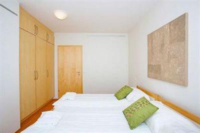 фото отеля Golden Circle Apartments