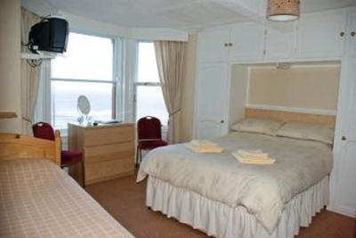 фото отеля Marina Guest House Scarborough