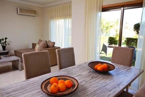 фото отеля Pinheiros da Balaia Villas