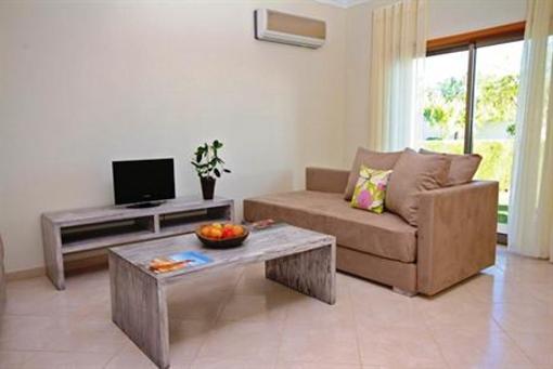 фото отеля Pinheiros da Balaia Villas