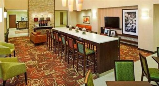 фото отеля Hampton Inn & Suites Pittsburgh Waterfront