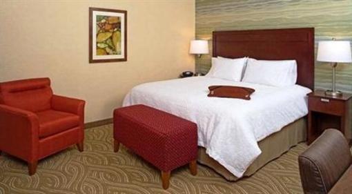 фото отеля Hampton Inn & Suites Pittsburgh Waterfront