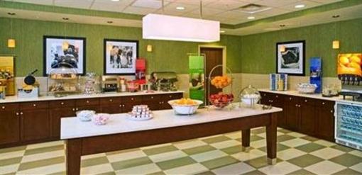 фото отеля Hampton Inn & Suites Pittsburgh Waterfront