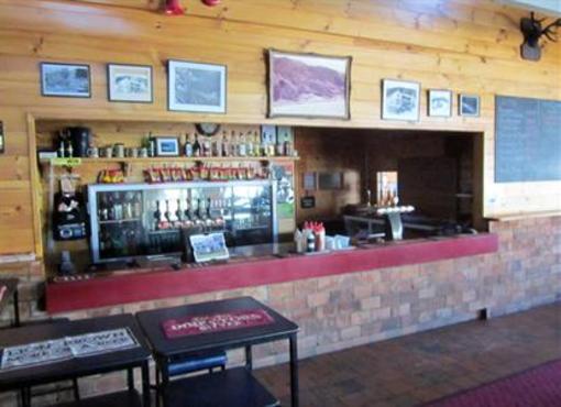фото отеля Te Puka Tavern