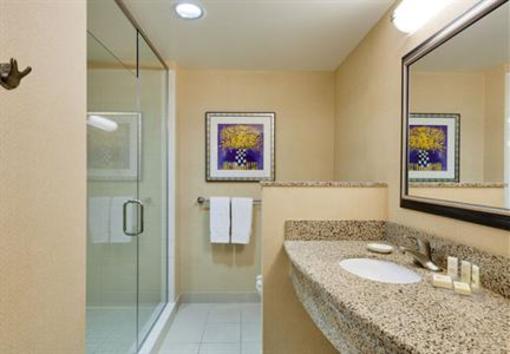 фото отеля Courtyard Phoenix North / Happy Valley