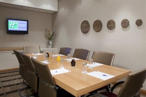 фото отеля Holiday Inn Express Sandton-Woodmead