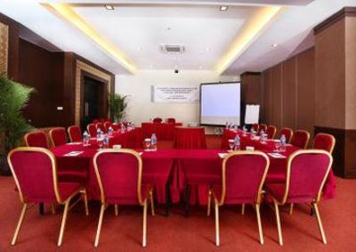 фото отеля Carrcadin Business and Entertainment Hotel