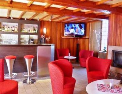 фото отеля Hotel Les Pervenches Allevard