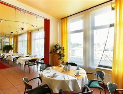 фото отеля Hotel Am Forum Furth