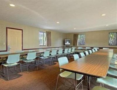 фото отеля Knights Inn Parkersburg