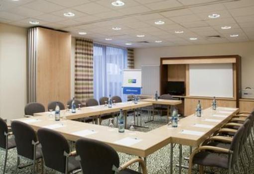 фото отеля Holiday Inn Express Stuttgart Airport