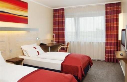 фото отеля Holiday Inn Express Stuttgart Airport