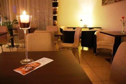 фото отеля Hotel Raz Dwa Trzy