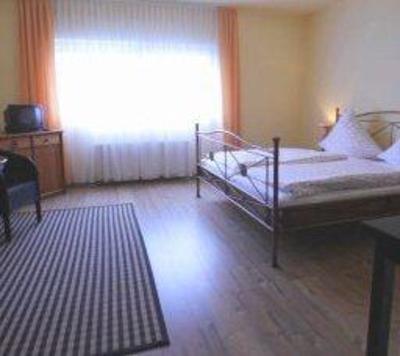 фото отеля Hotel zum Schwan Weilerswist