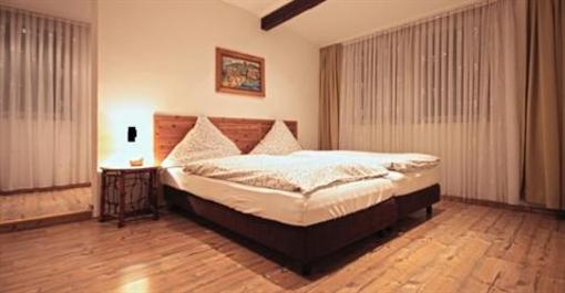 фото отеля Hotel zum Schwan Weilerswist
