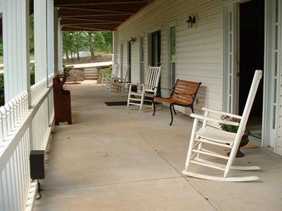 фото отеля The White Oak Inn B&B
