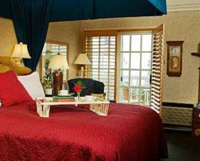 фото отеля Inn On Summer Hill Summerland