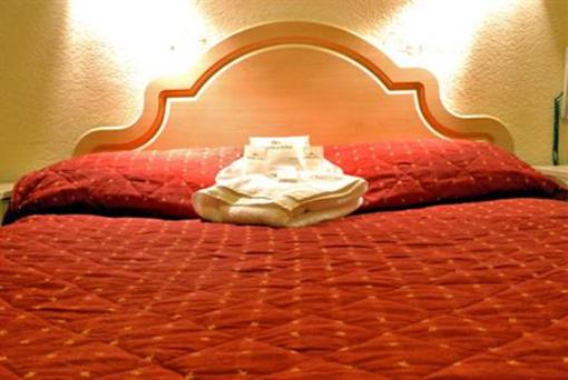 фото отеля Leicester City Hotel
