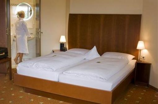 фото отеля Hotel Zur Post Garrel