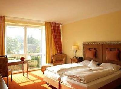 фото отеля Hotel Zur Post Garrel