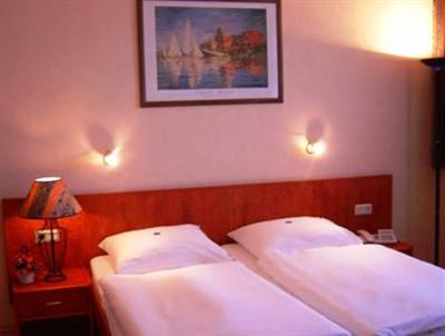 фото отеля Bahnhof Hotel Saarlouis
