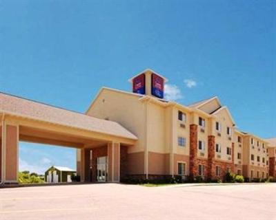 фото отеля Comfort Suites at Royal Ridges