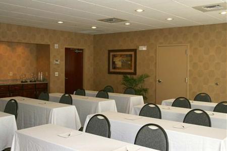 фото отеля Hampton Inn & Suites Norfolk-Airport