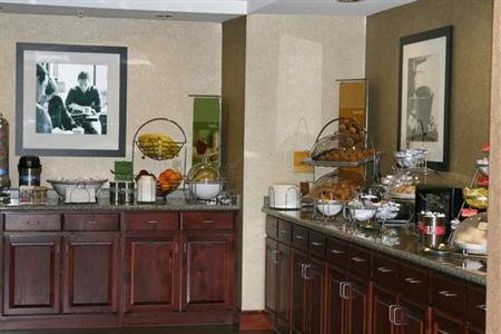 фото отеля Hampton Inn & Suites Norfolk-Airport