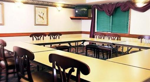фото отеля AmericInn Lodge & Suites Atchison