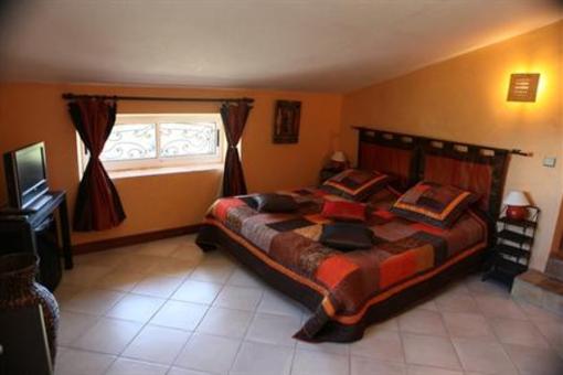 фото отеля Le Clos Des Escapades Guest House Puget-sur-Argens