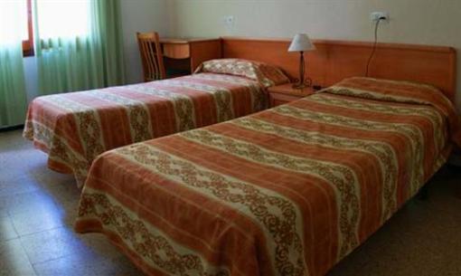 фото отеля Hostal Santa Clara