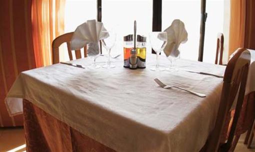 фото отеля Hostal Santa Clara